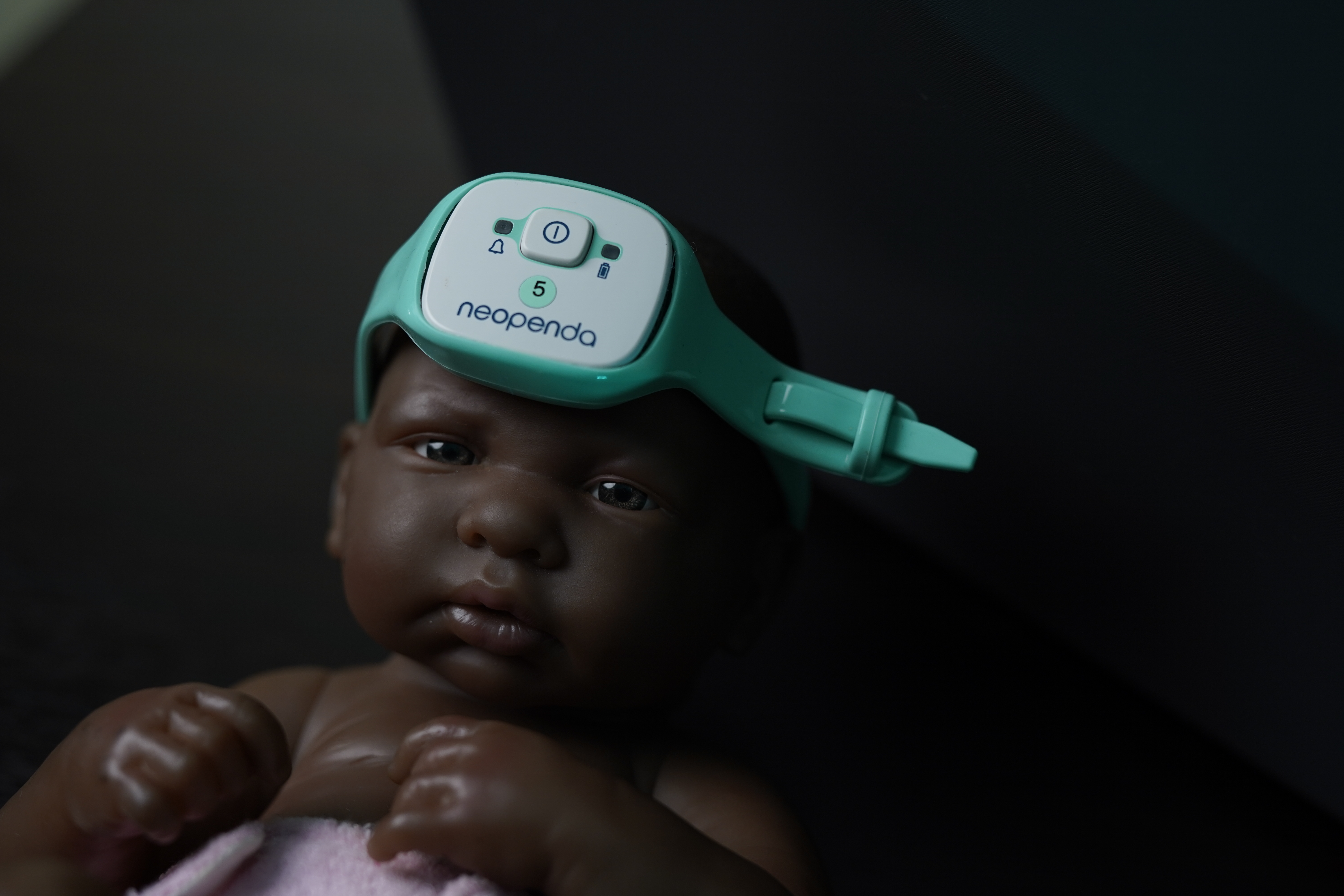 NeoGuard is a wearable device that continuously monitors patients' key vital signs.